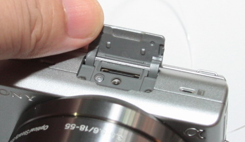 [Sony] Sony NEX 低價搶進單眼相機市場